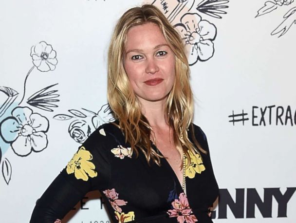 Julia Stiles Writes She Didn T Expect People To Criticize Her Ability As A Mother Abc News