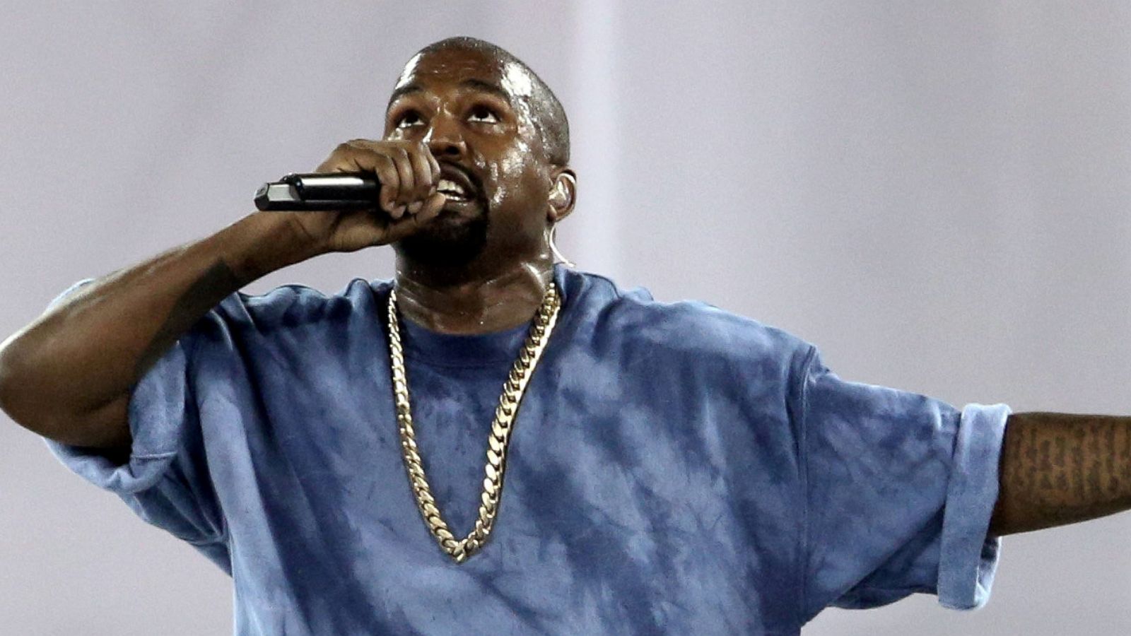 PHOTO: Kanye West performs during the closing ceremony for the 2015 Pan Am Games at Pan Am Ceremonies Venue in Toronto, Canada, July 26, 2015.