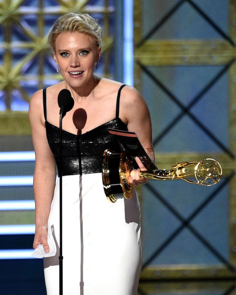 PHOTO: Kate McKinnon accepts the award for outstanding supporting actress in a comedy series for "Saturday Night Live" at the 69th Primetime Emmy Awards on Sept. 17, 2017, at the Microsoft Theater in Los Angeles. 