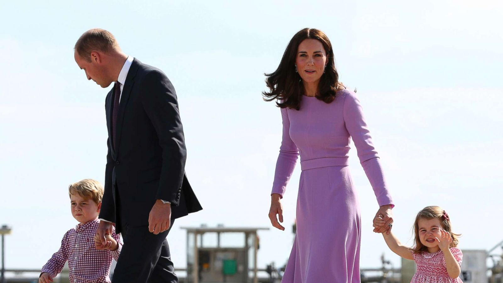 PHOTO: Britain's Prince William and his wife Kate, the Duchess of Cambridge, and their children, Prince George and Princess Charlotte, are pictured before boarding a plane in Hamburg, Germany, July 21, 2017.