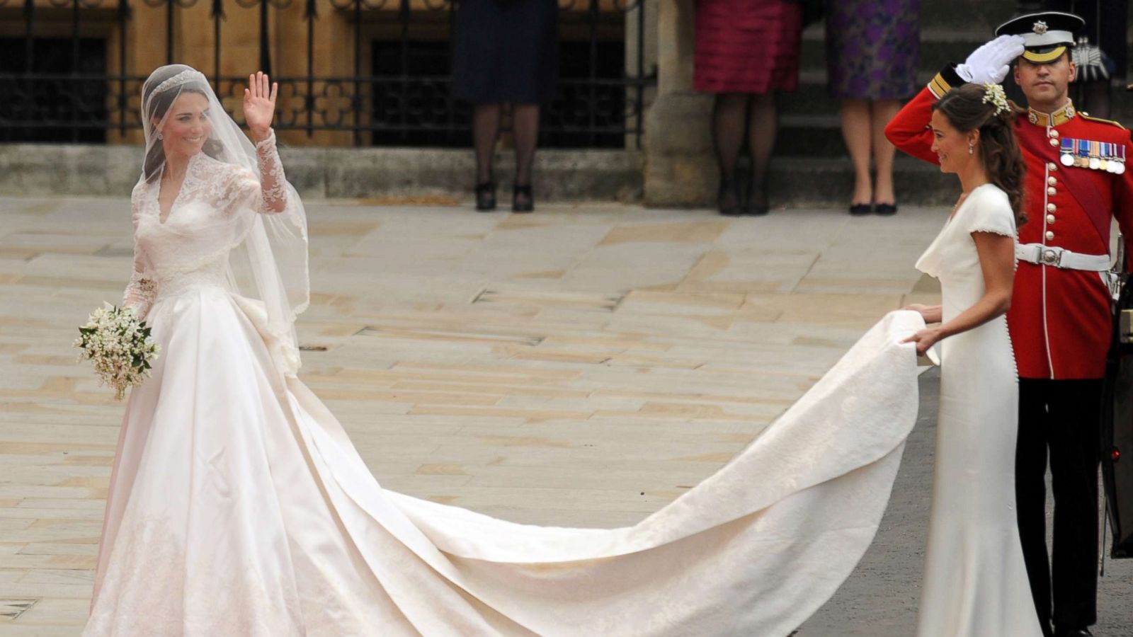 PHOTO: Kate Middleton waves as she arrives with her sister, the Maid of Honor Philippa (Pippa) Middleton at the West Door of Westminster Abbey in London for her wedding to Britain's Prince William, April 29, 2011.