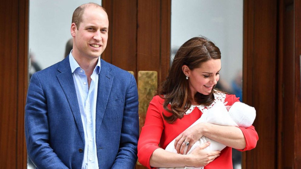 VIDEO:  It's a boy: Kate gives birth to a new prince