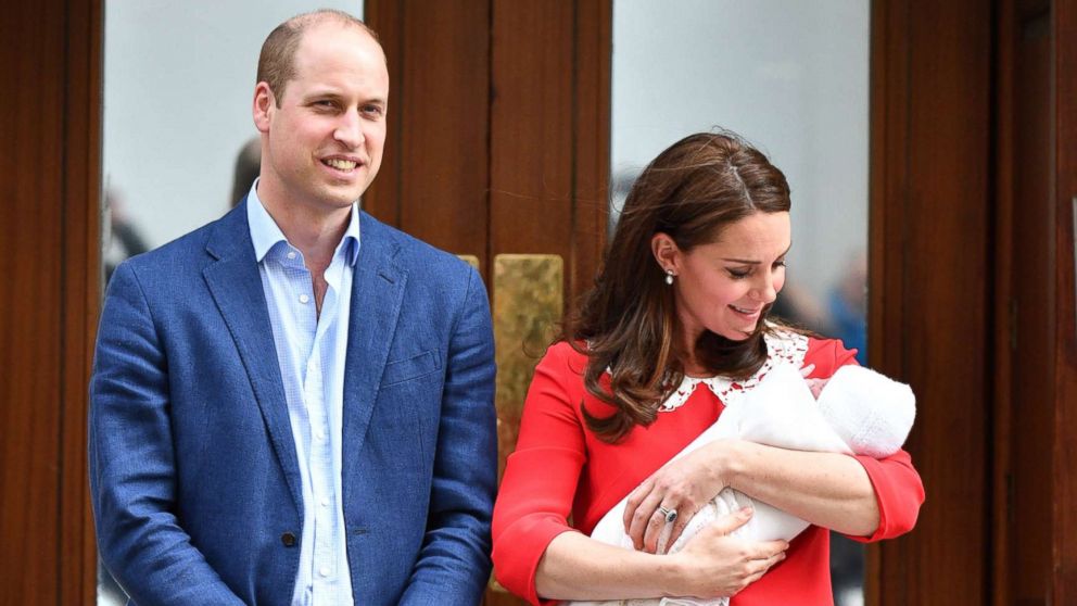 PHOTO: Prince William and Catherine Duchess of Cambridge leave the hospital with their newborn baby boy at the Lindo Wing, St Mary's Hospital, London, April 23, 2018.