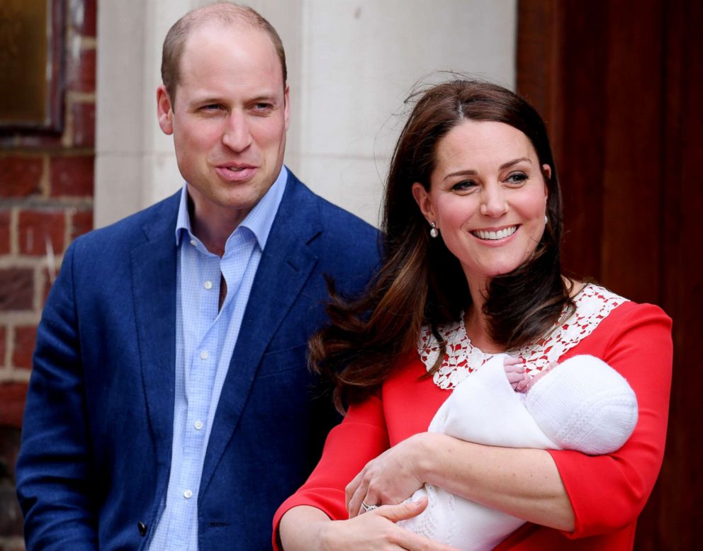 PHOTO: Prince William and Catherine Duchess of Cambridge leave the hospital with their newborn baby boy at the Lindo Wing, St Mary's Hospital, London, April 23, 2018.