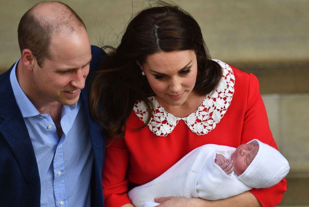 PHOTO: Prince William and Catherine Duchess of Cambridge leave the hospital with their newborn baby boy at the Lindo Wing, St Mary's Hospital, London, April 23, 2018.