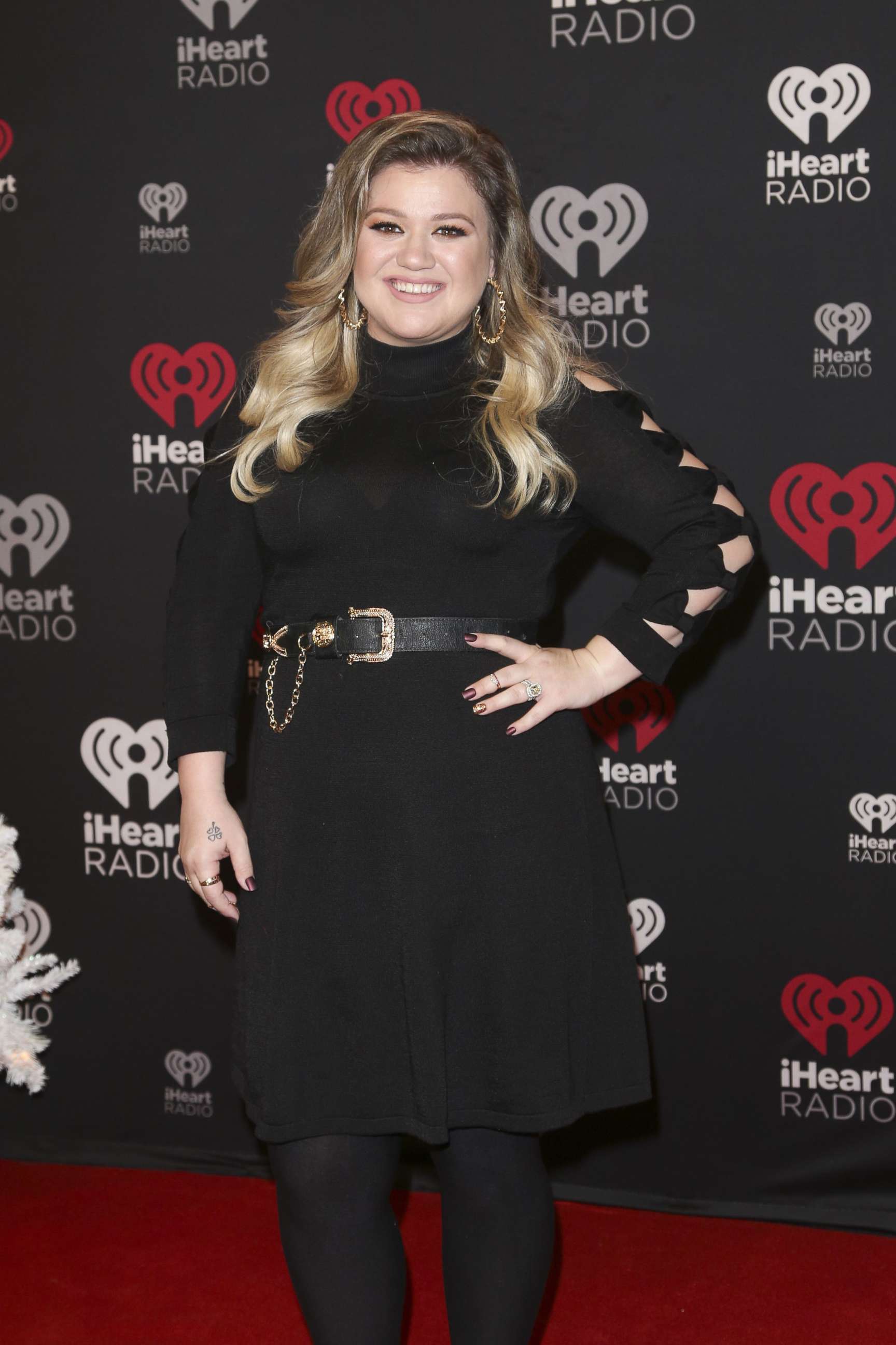 PHOTO: Kelly Clarkson at the iHeartRadio Jingle Ball in Toronto, Dec. 9, 2017.