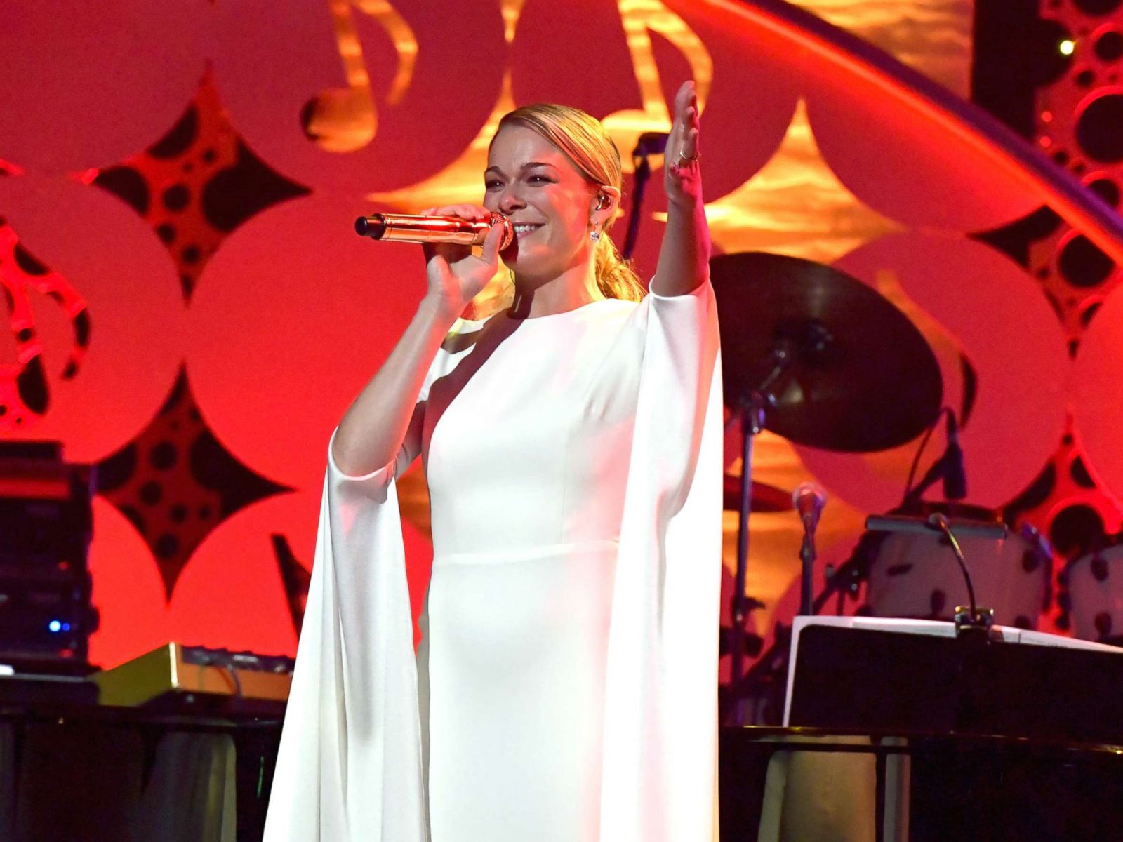 LeAnn Rimes opens up about how meditation changed her 'whole outlook on life'