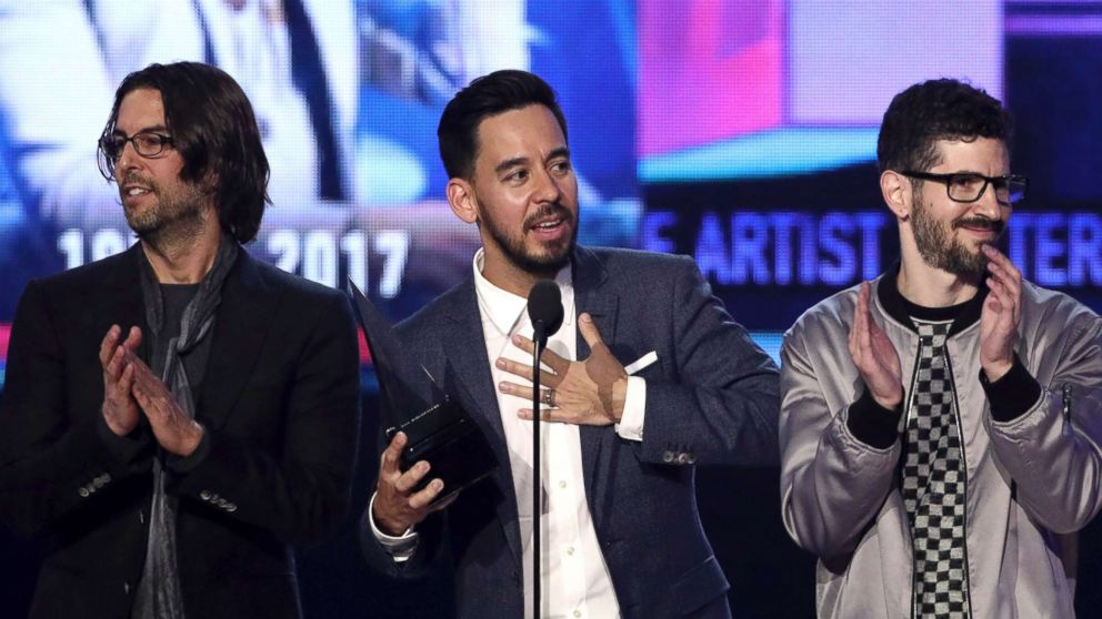 Amas 17 Linkin Park Wins For Favorite Artist After Tragic Death Of Lead Singer Chester Bennington Abc News