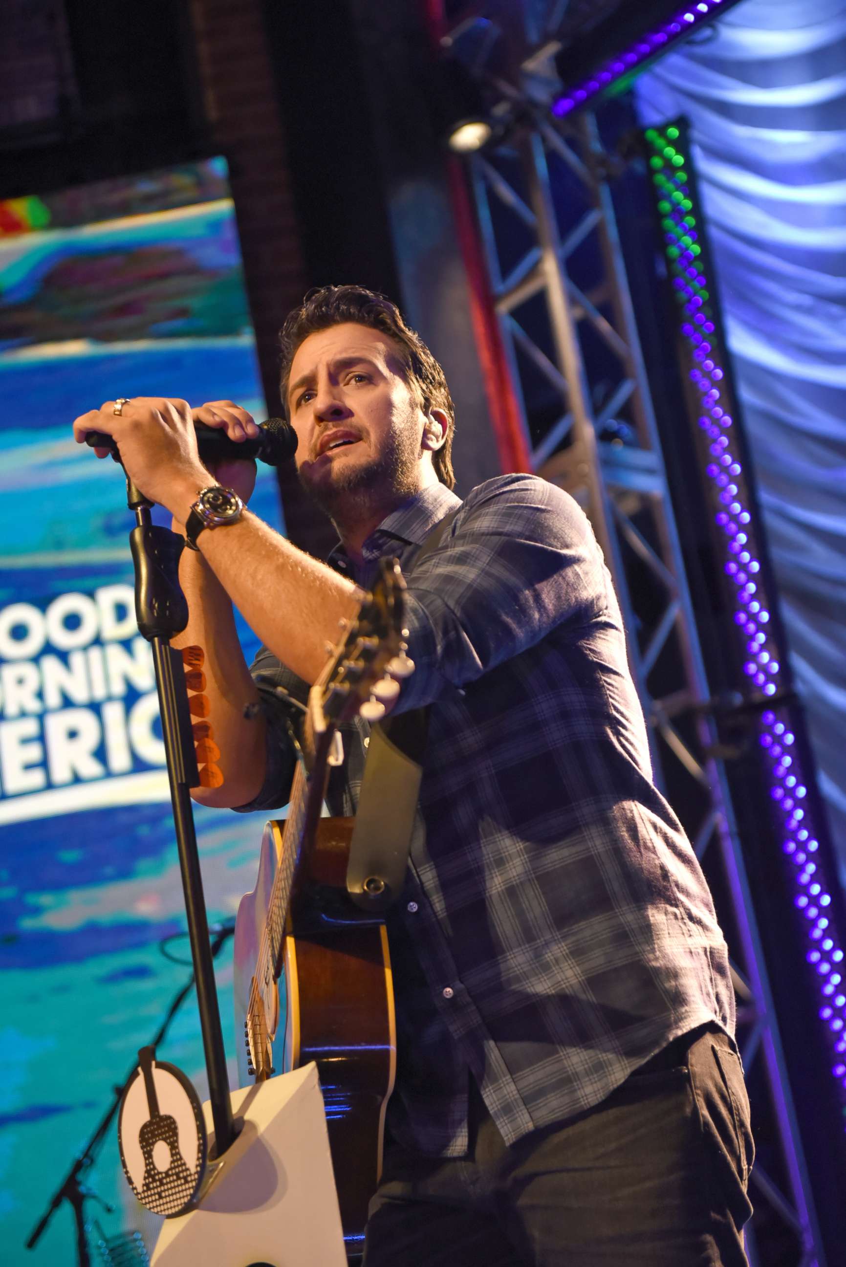 PHOTO: Luke Bryan performs on “Good Morning America” from the new Opry City Stage in New York City’s Times Square, Dec. 8, 2017.