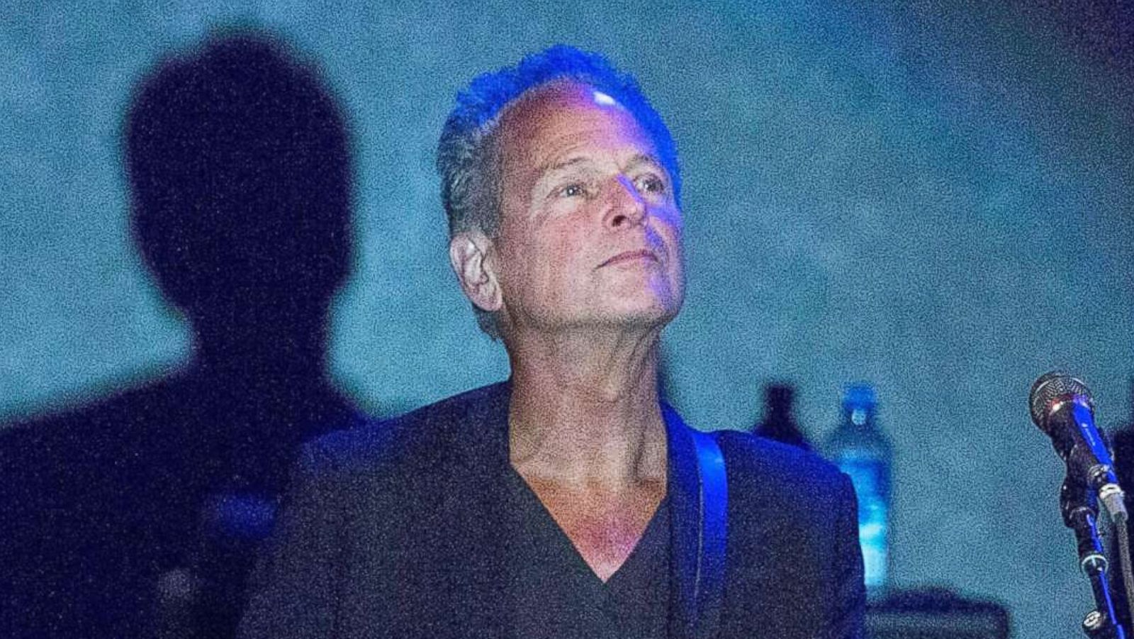 PHOTO: Musician Lindsey Buckingham performs on stage at Humphrey's on October 19, 2017 in San Diego.