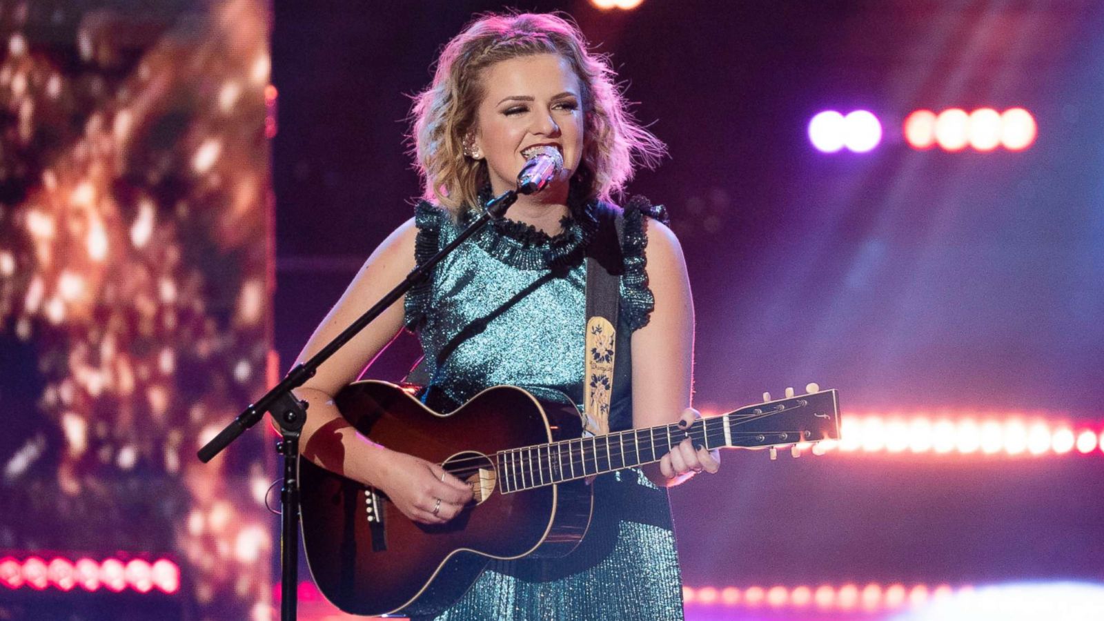 PHOTO: Maddie Poppe performs during the "American Idol" grand finale.