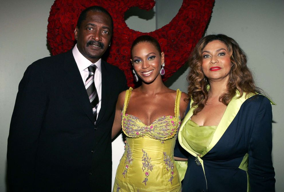 PHOTO: Singer Beyonce Knowles poses with her father Matthew Knowles and her mother Tina Knowles, June 23, 2005, in New York City.