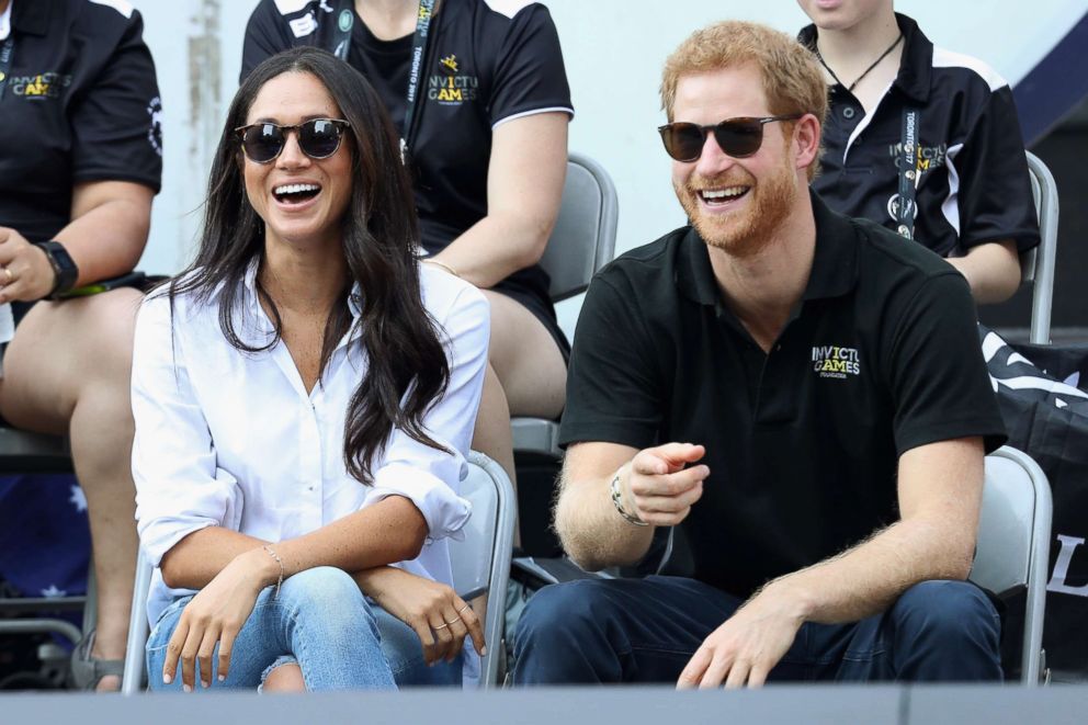 PHOTO: Meghan Markle and Prince Harry attend a Wheelchair Tennis match during the Invictus Games 2017 at Nathan Philips Square on September 25, 2017 in Toronto, Canada.