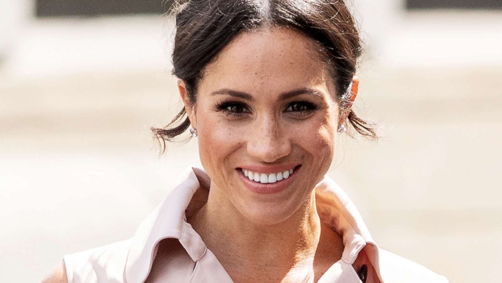 PHOTO: Meghan, Duchess of Sussex visits The Nelson Mandela Centenary Exhibition at Southbank Centre on July 17, 2018, in London.