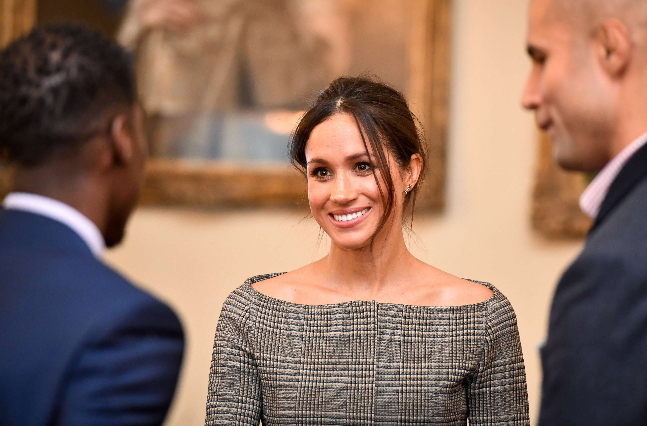 Meghan markle dress store designer