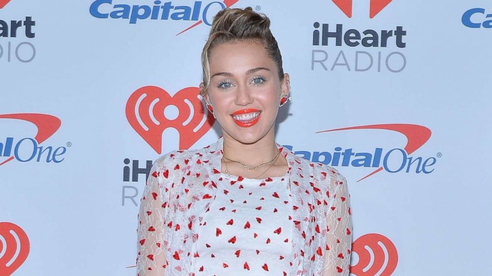 Miley Cyrus Says She Has COVID-19: 'Definitely Worth It' – Billboard