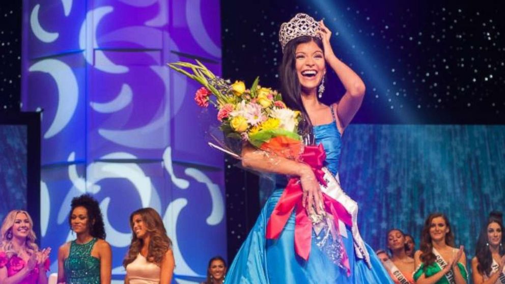 Sophia Dominguez-Heithoff, Miss Missouri Teen USA 2017, is crowned Miss Teen USA at the conclusion of the Live Stream special event from Symphony Hall in Phoenix, Arizona, July 29, 2017. 