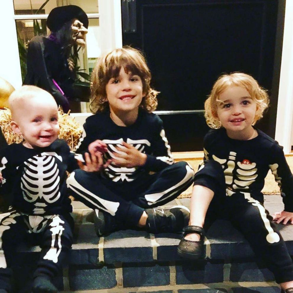 PHOTO: Molly Sims' three kids Brooks, Scarlett and Grey wore matching skeleton outfits.