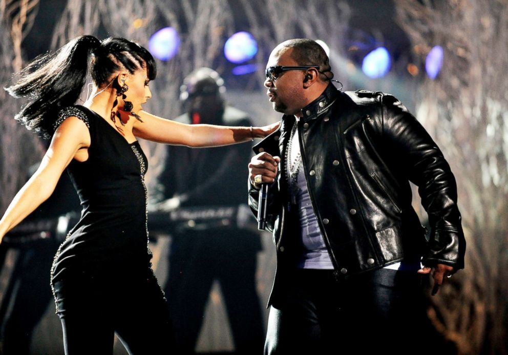 PHOTO: Nelly Furtado and Timbaland perform at the 2009 American Music Awards on Nov. 22, 2009, in Los Angeles.