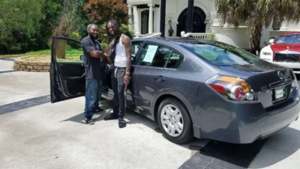 Migos member Offset gifted a car to a good Samaritan who helped him after a car accident on May 17, 2018.