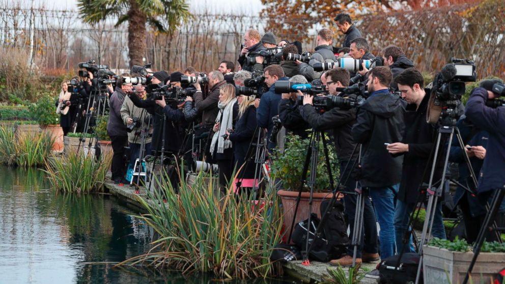 PHOTO: Members of the media gather in the Sunken Garden at Kensington Palace in west London, Nov. 27, 2017, as they wait for Britain's Prince Harry and his fiance, U.S. actress Meghan Markle to pose for a photograph.