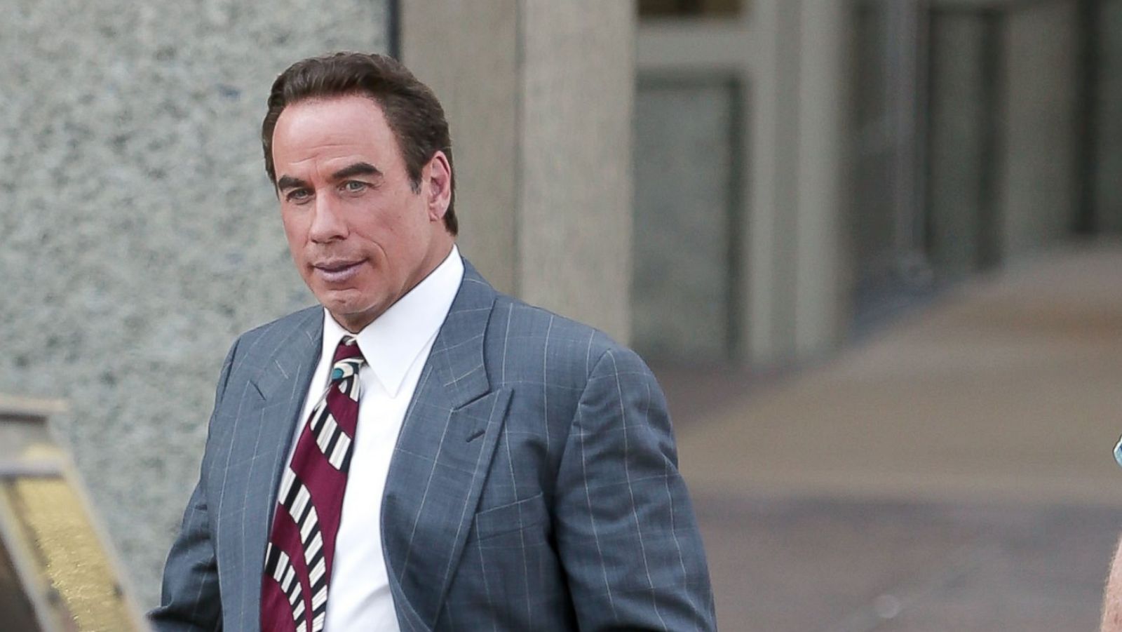 John Travolta Appears As Robert Shapiro In New Teaser For American Crime Story The People V Oj Simpson Abc News