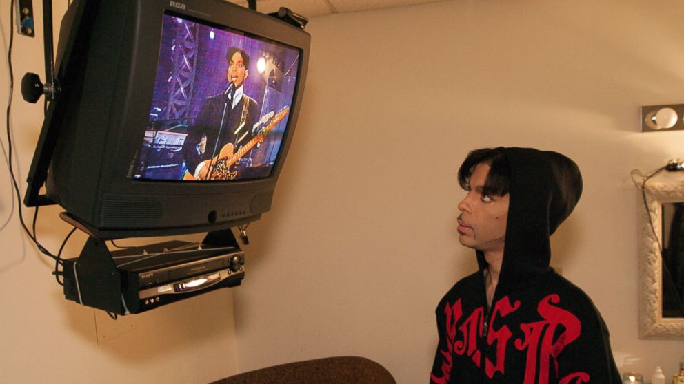 PHOTO: Prince is photographed in the green room of "The Tonight Show" in Burbank, Calif., in 2002.