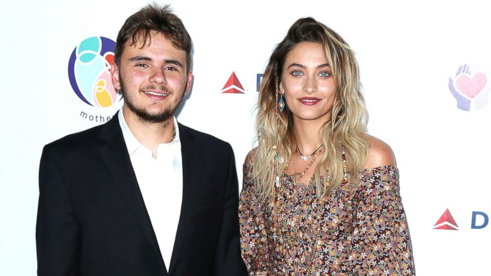 VIDEO: Paris Jackson signs with IMG models