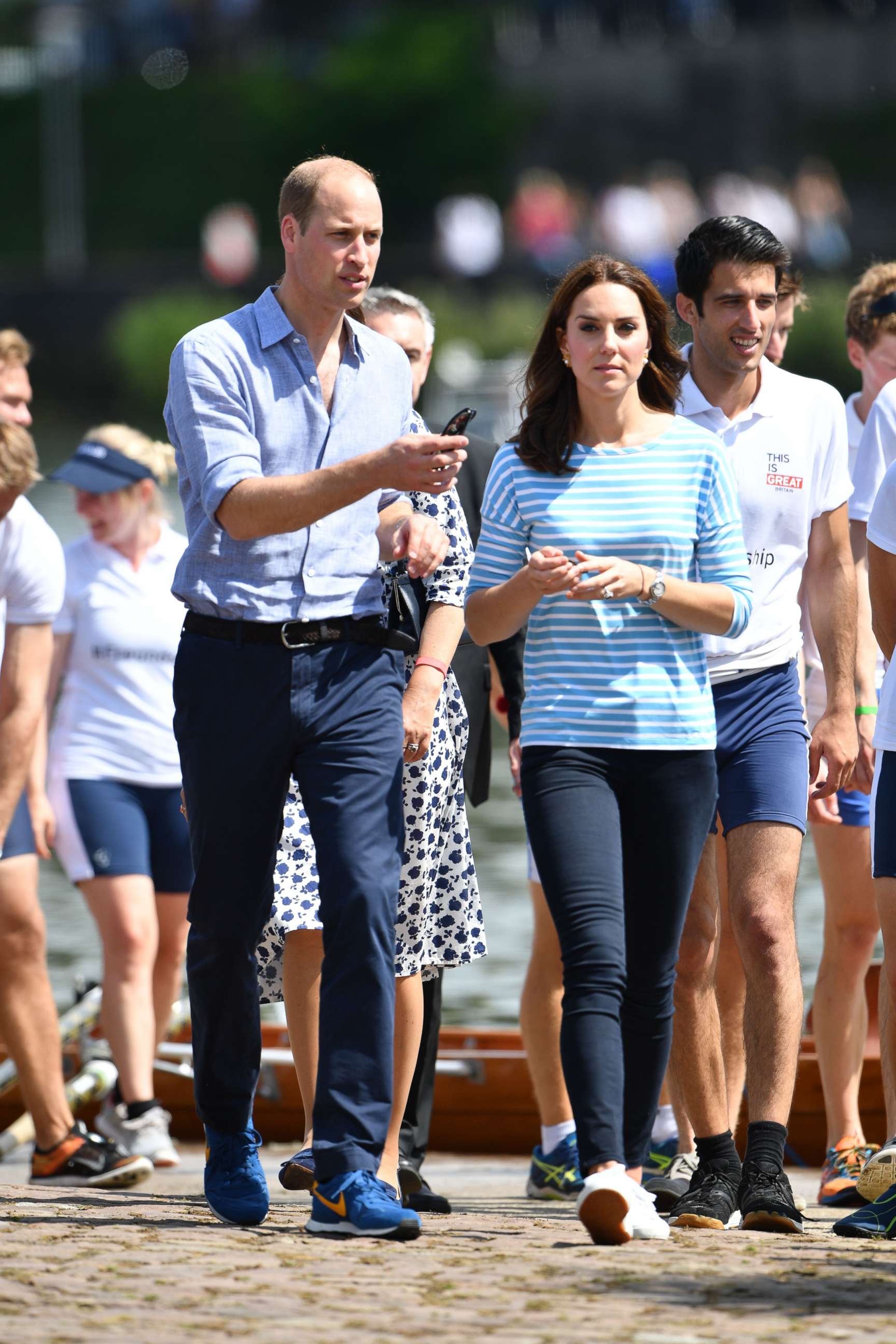 PHOTO: Prince William and Catherine, Duchess of Cambridge, take part in a rowing race in Heidelberg, Germany,July, 20, 2017.