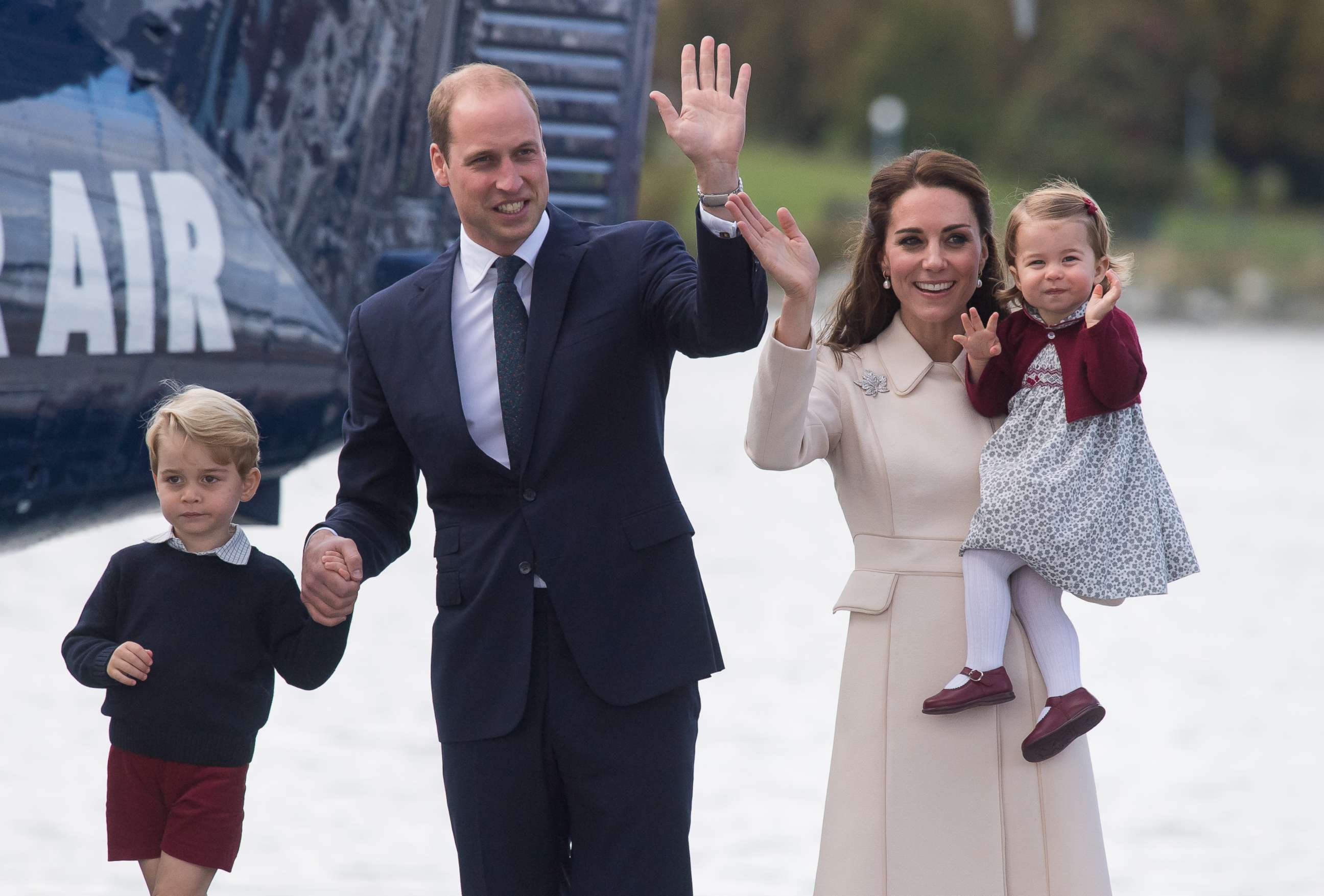 PHOTO: Catherine, Duchess of Cambridge, Prince William, Duke of Cambridge, Prince George of Cambridge and Princess Charlotte of Cambridge wave to well-wishers as they depart Victoria, Oct. 1, 2016, in Victoria, Canada.  