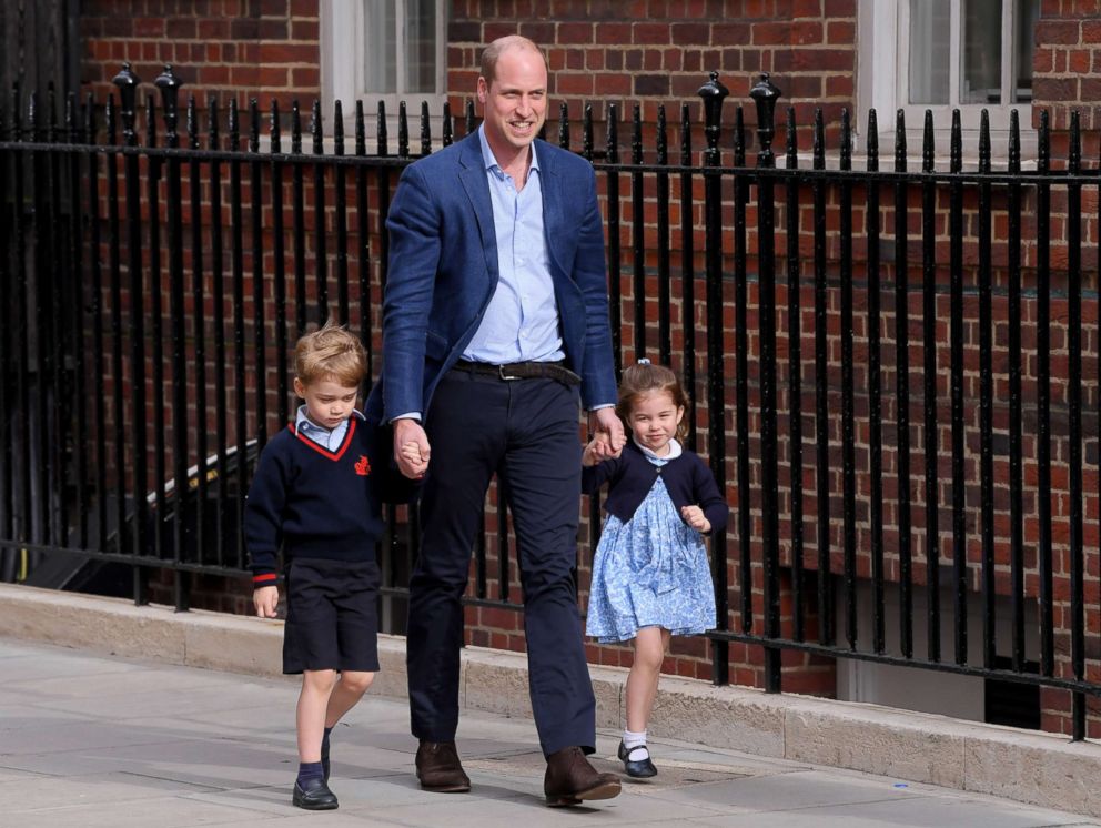 PHOTO: Prince William returns to the Lindo Wing with Prince George and Princess Charlotte as they enter to meet their brother for the first time at St Mary's Hospital in London, April 23, 2018.