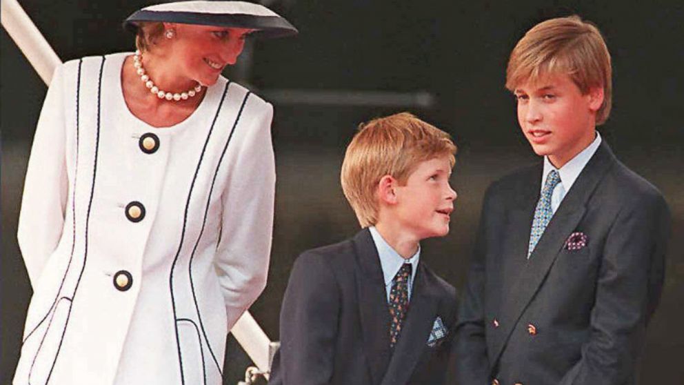 PHOTO: Princess Diana, Prince Harry and Prince William gather for the commemorations of VJ Day, Aug. 19, 1995, in London. 