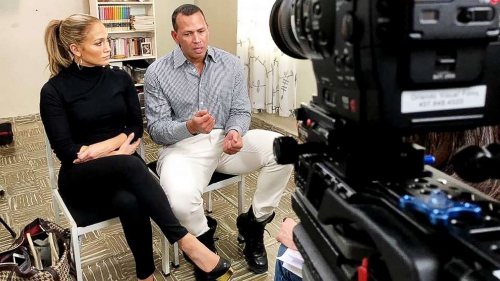 PHOTO: Jennifer Lopez and Alex Rodriguez discuss recovery efforts in Puerto Rico after Hurricane Maria.