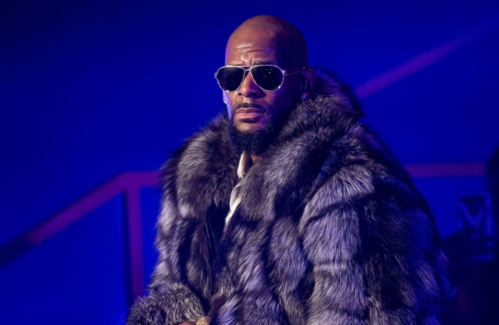 PHOTO: R. Kelly performs in concert on Dec. 17, 2016, in Brooklyn, New York. 