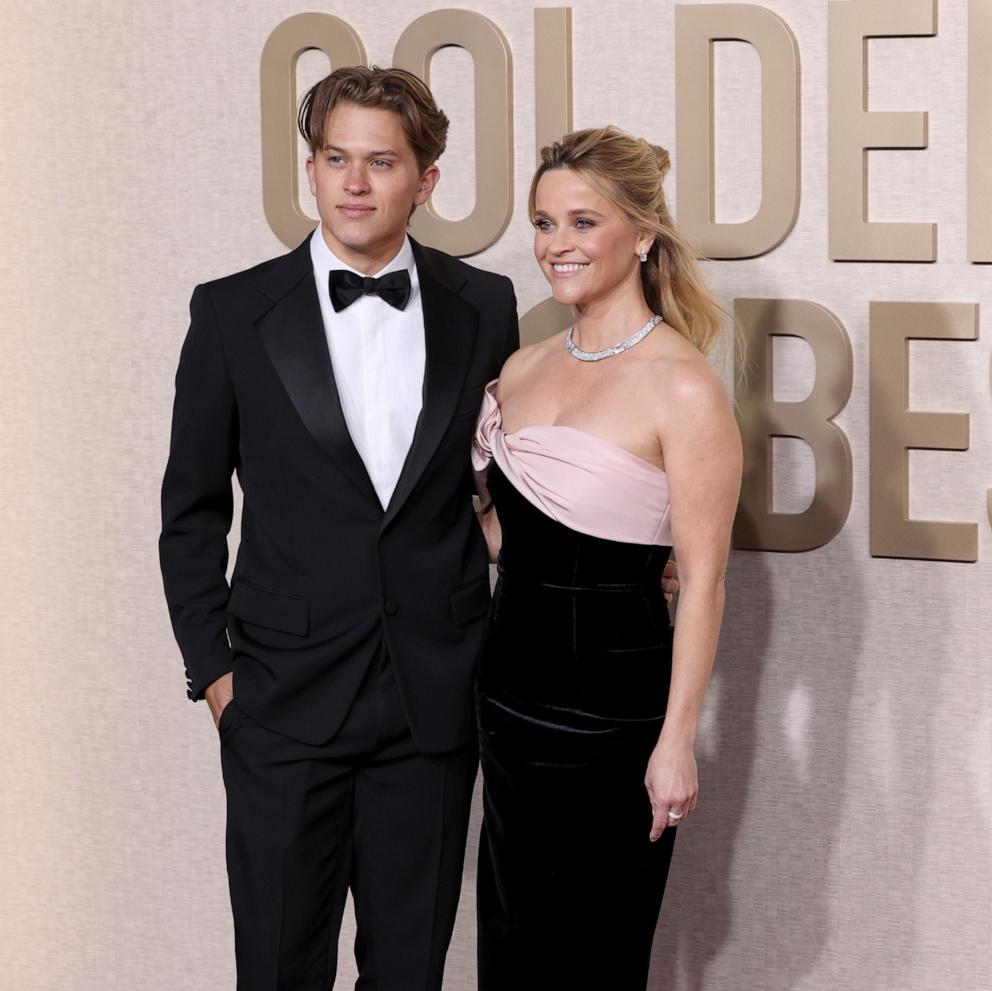Reese Witherspoon brings son Deacon Phillippe to 2024 Golden Globes ...