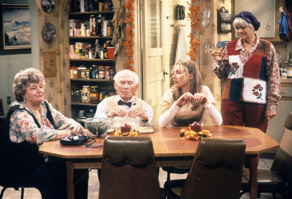 PHOTO: Shelley Winters (Nana), Frank Smith (Joe), Sarah Chalke (Becky) and Estelle Parsons (Beverly) on the ABC Television Network comedy "Roseanne," during the "Thanksgiving 1994" episode, Nov. 23, 1994.  
