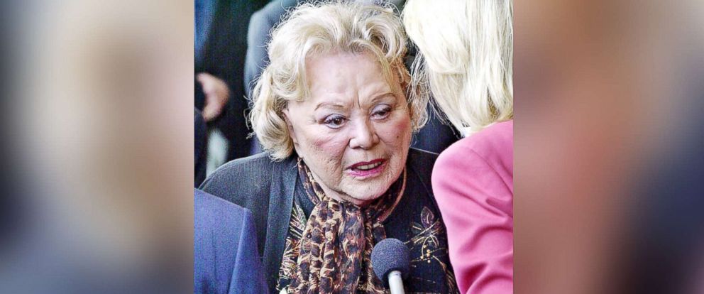 PHOTO: Rose Marie talks to the press as she arrives in Los Angeles on April 1, 2002.