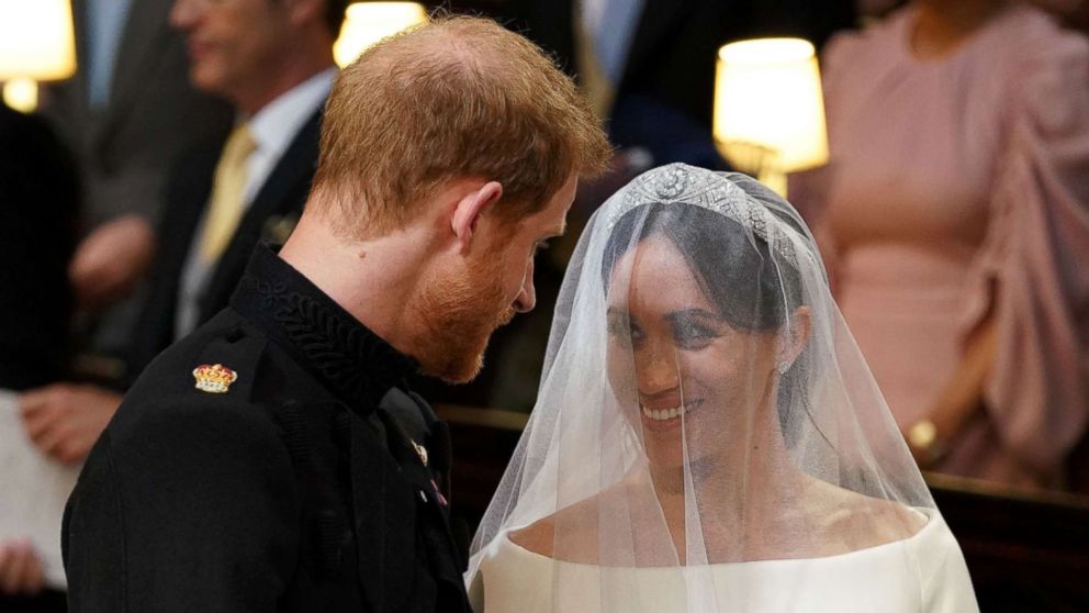 VIDEO: Harry, Markle take their first kiss as a married couple