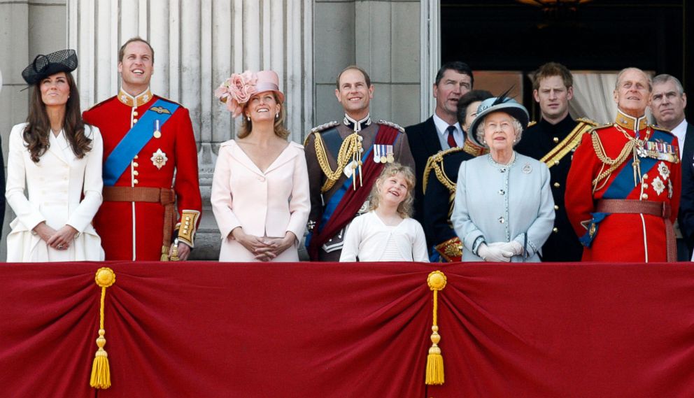 PHOTO: The royal family stands on the balcony of Buckingham Palace after returning from the Trooping the Colour ceremony marking the Queen's official birthday in London, June 11, 2011.