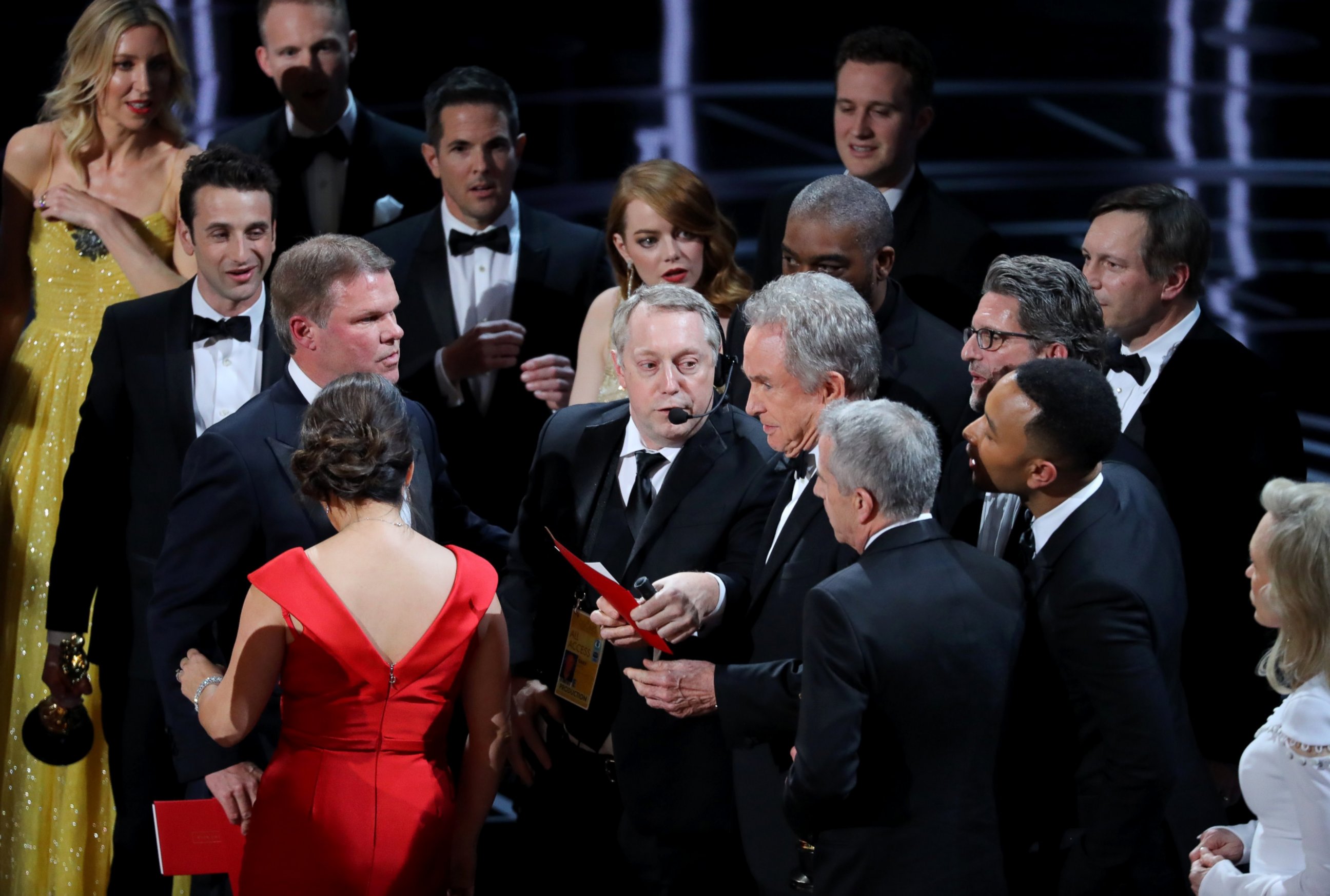 PHOTO: Warren Beatty holds the card for the Best Picture Oscar awarded to "Moonlight," after announcing by mistake that "La La Land" was winner, Feb.26, 2017, in Hollywood, Calif. 