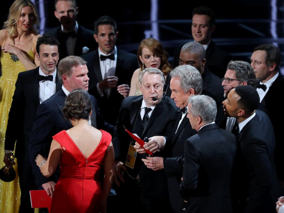 PHOTO: Warren Beatty holds the card for the Best Picture Oscar awarded to Moonlight, after announcing by mistake that La La Land was winner, Feb.26, 2017, in Hollywood, Calif.