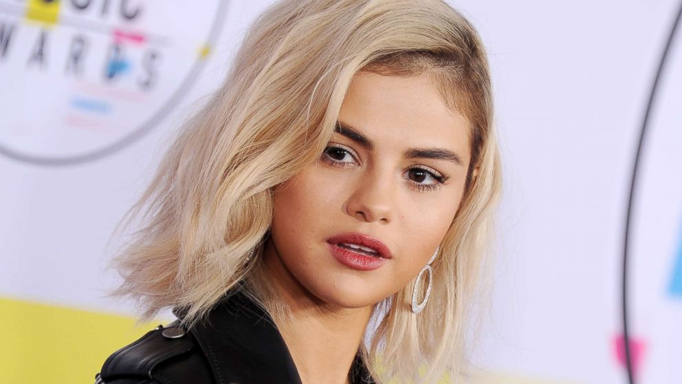 VIDEO: Selena Gomez breaks down accepting Woman of the Year award