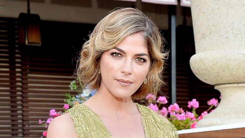 PHOTO: Selma Blair attends a dinner in celebration of the AERIN SS18 Collection by Williams Sonoma, May 9, 2018 in West Hollywood.