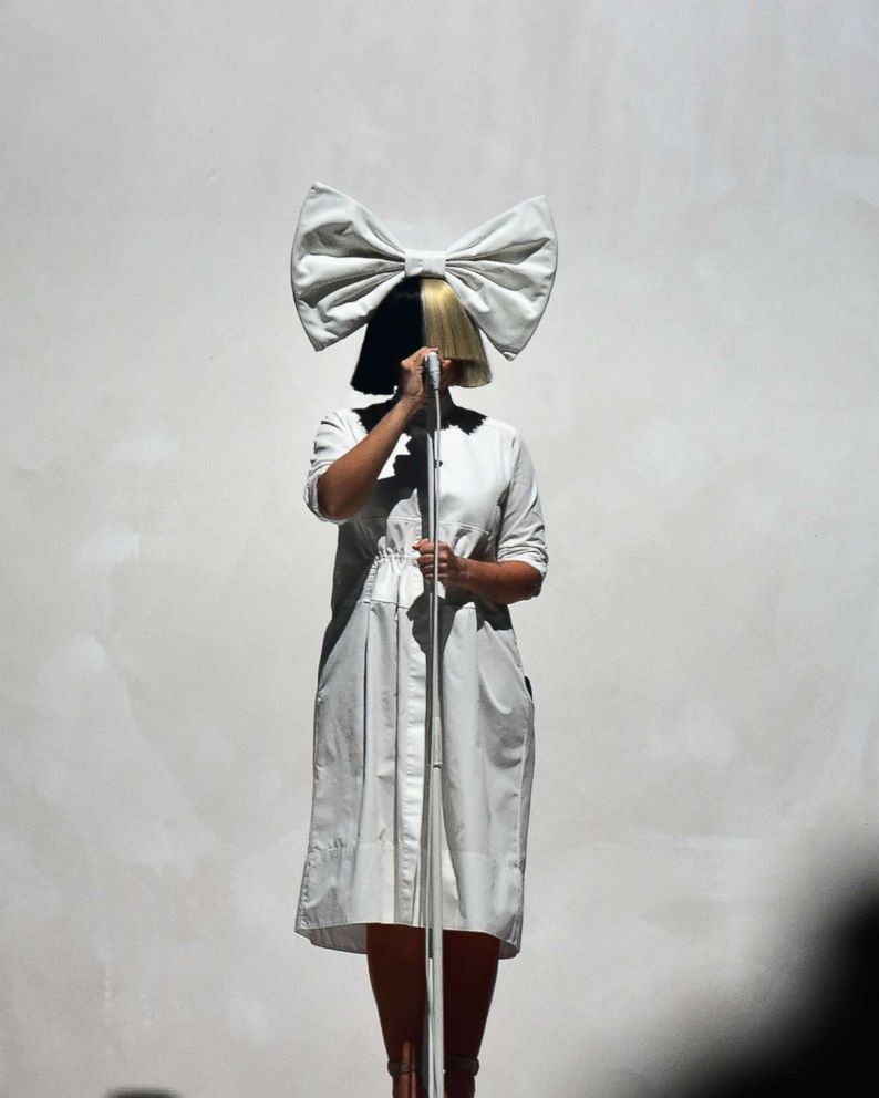 Sia Has Created A Holiday Album For Those Who Don T Love Classics