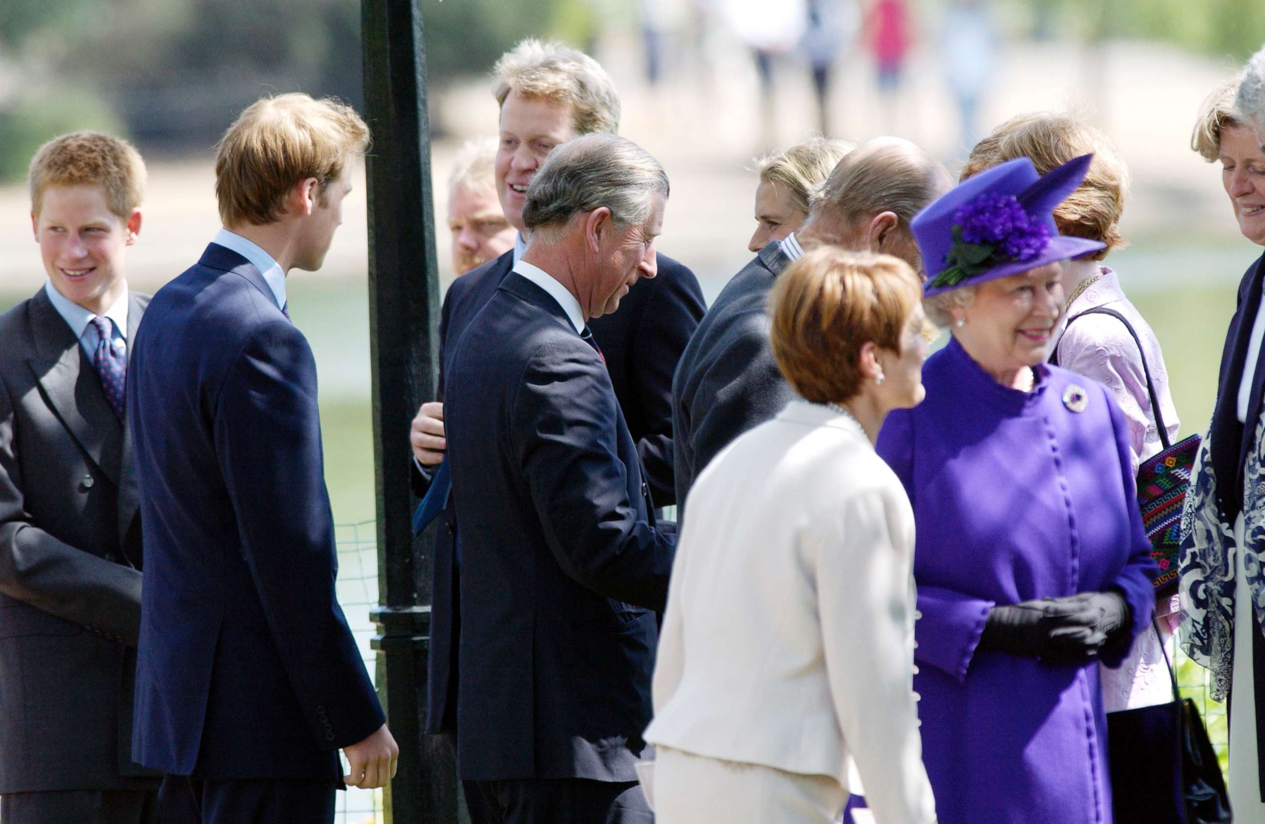 PHOTO: Queen Elizabeth II, Diana's Brother Charles Earl Spencer, Prince Charles, Prince William And Prince Harry At The Opening Of The Fountain Built In Memory Of Diana, Princess Of Wales, In London's Hyde Park, July 06, 2004. 