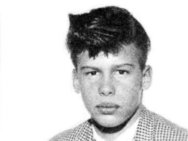 PHOTO: Who is this future Grammy winning rocker?