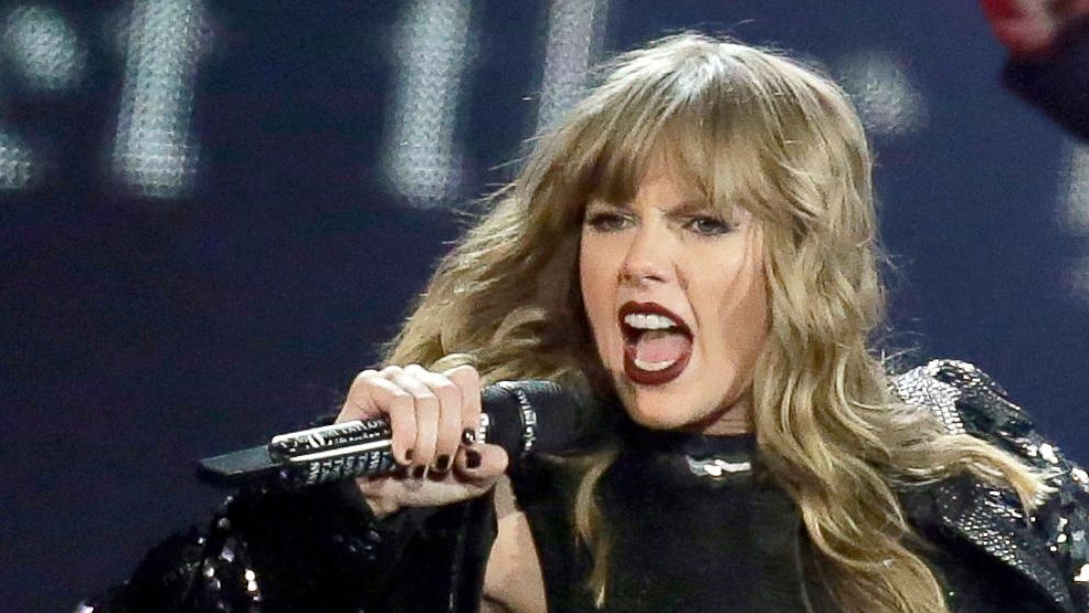 PHOTO: Taylor Swift performs during the Reputation Stadium Tour opener at University of Phoenix Stadium, May 8, 2018, in Glendale, Ariz.