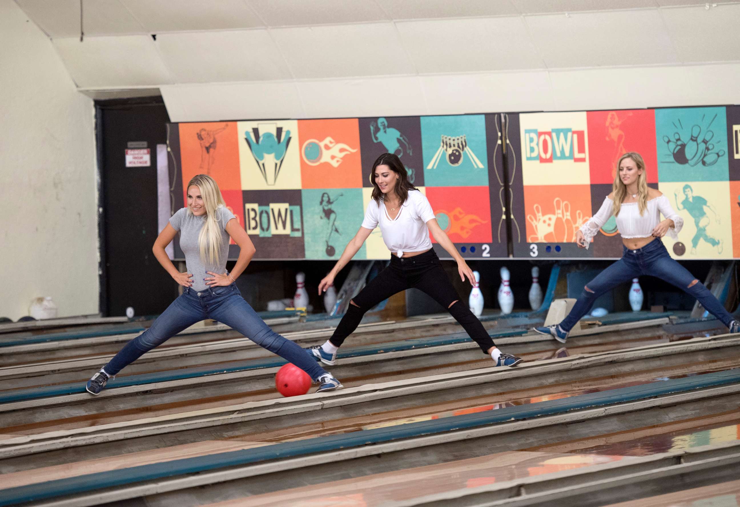 PHOTO: During a competitive day of bowling, Maquel, Rebecca and Kendall compete for the win for a private after-party with Arie, on "The Bachelor," Jan. 29, 2018, on The ABC Television Network.