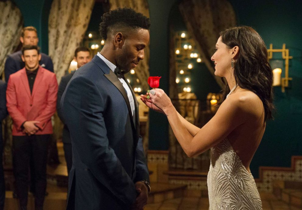 PHOTO: Lincoln receives a flower from Becca on "The Bachelorette."