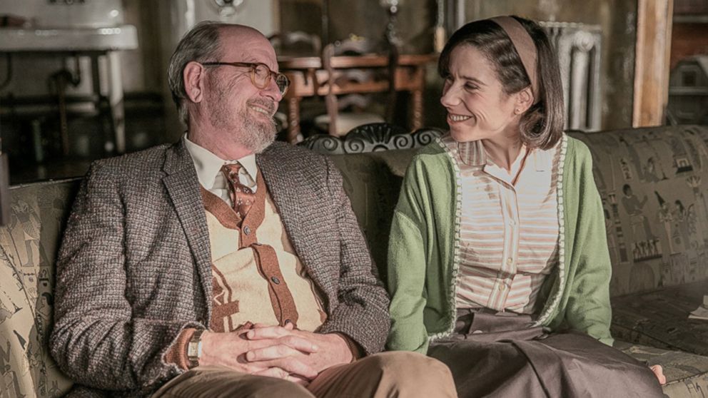 PHOTO: Richard Jenkins and Sally Hawkins in "The Shape of Water."